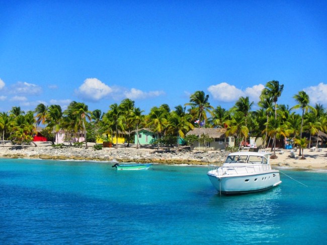 Book Airport Transfers to Casa de Campo, La Romana LRM and Bayahibe Resorts.